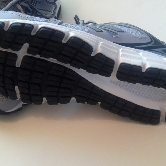 New balance sneaker - Picture 2 of 7